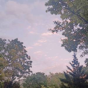 我解开胸罩喂男朋友吃奶
